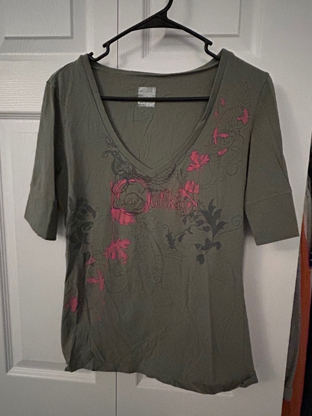 Oakley V-Neck T-Shirt
